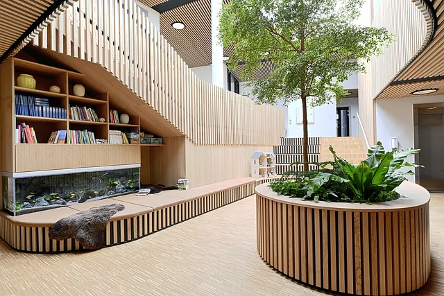 Hjerterummet med stort akvarium