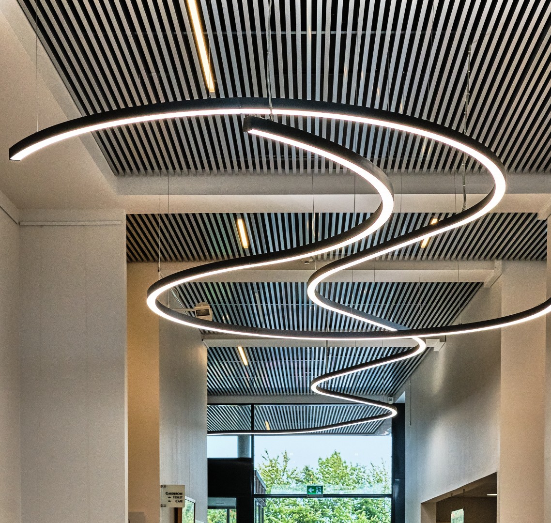 Lysinstallation i loftet
